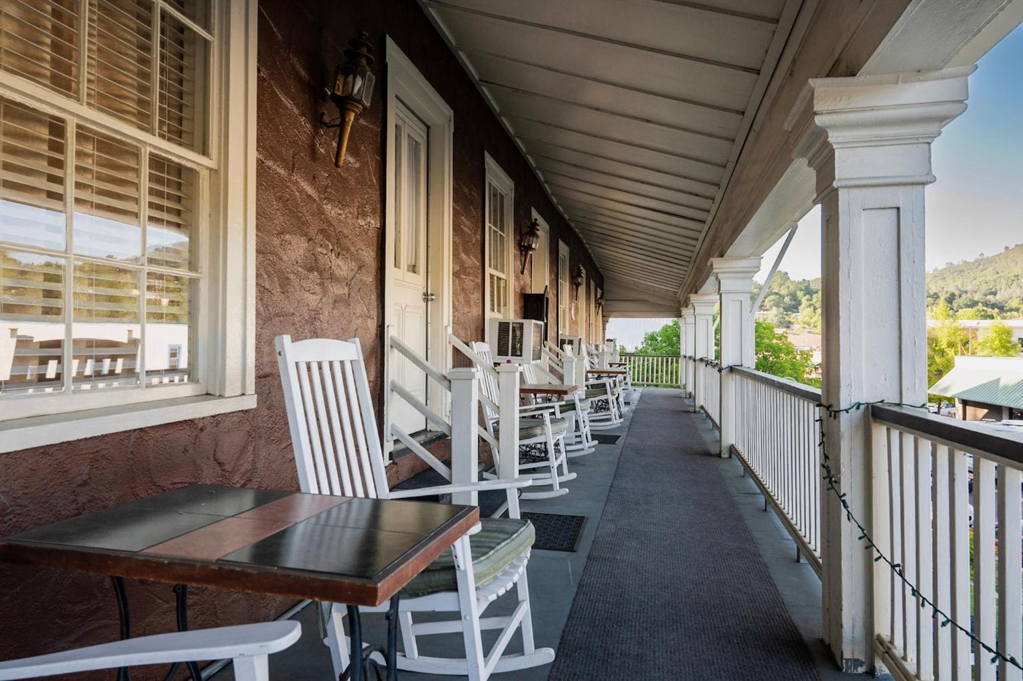 Gunn House Motel